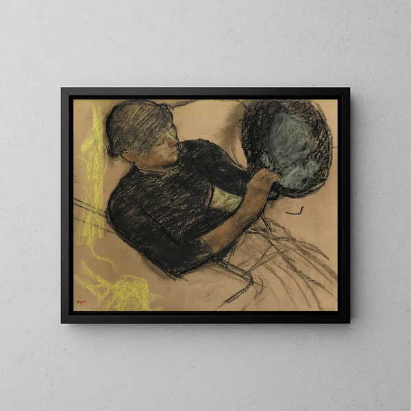Bij de hoedenmaakster - Edgar Degas — ingelijst kunstwerk aan de muur