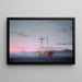 Houten schepen bij zonsondergang op de baai van Penobscot - Fitz Henry Lane — ingelijst kunstwerk aan de muur