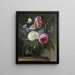 van rozen en een tulp in een glazen vaas - Jan Philips van Thielen — ingelijst kunstwerk aan de muur