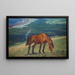 Paard dat graast - Nils Kreuger — ingelijst kunstwerk aan de muur