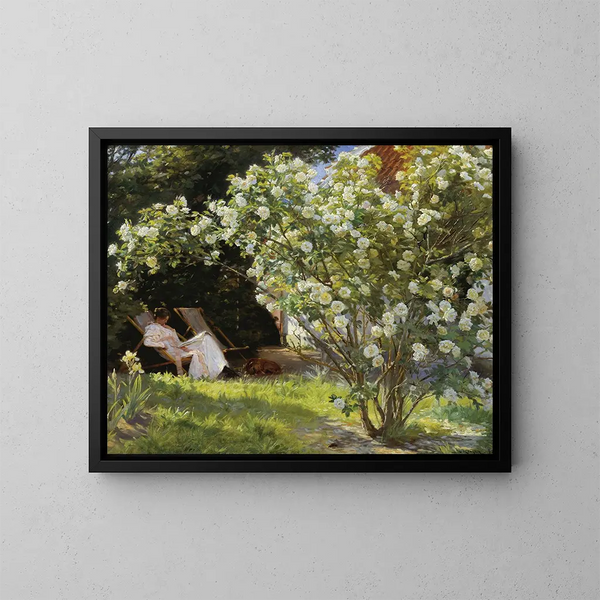Rozen van Marie Kryer zittend op de ligstoel in de tuin van het huis van mevrouw Bendsen - Peder Severin Krøyer — ingelijst kunstwerk aan de muur