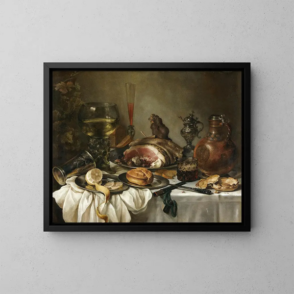 stilleven met een roemer, een aardewerken kruik, een omgekeerde zilveren beker, een ham en andere voorwerpen op een tafelkleed - Pieter Claesz — ingelijst kunstwerk aan de muur