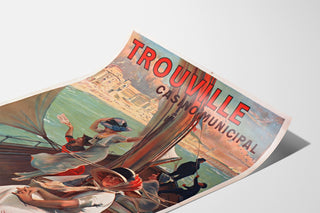 Vintage Normandië-poster – Trouville, gemeentelijk casino, gepresenteerd op een gebogen vel, schuin gefotografeerd.