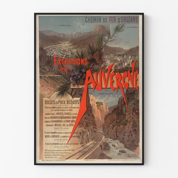 Vintage poster Auvergne, excursions Orléans, getoond in een smal lijstje tegen een lichte muur.