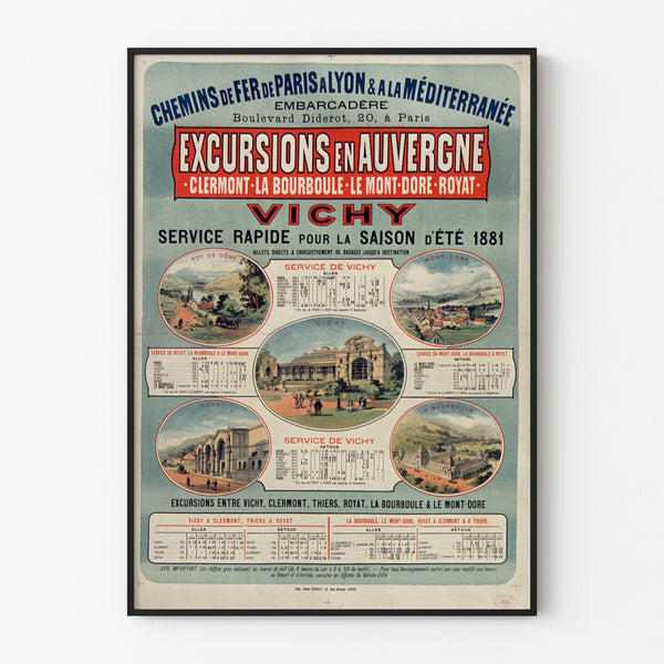 Vintage poster Auvergne, excursions PLM, getoond in een smal lijstje tegen een lichte muur.