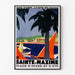 Vintage poster Sainte-Maxime, Côte des Maures, gepresenteerd in een smal kader aan een lichte muur.