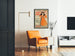 Vintageposter The Panther, Princess’s Theatre, ingelijst in een woonkamer met een oranje fauteuil en een leeslamp.