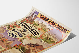 Vintage poster Touraine, kastelen van de Loire, gepresenteerd op een gebogen blad, perspectivisch uitzicht.