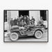 Militaire jeep met soldaten en burgers - De landing in Normandië — ingelijst kunstwerk aan de muur