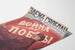 Vintage Russische propagandaposter met militaire en patriottische thema's